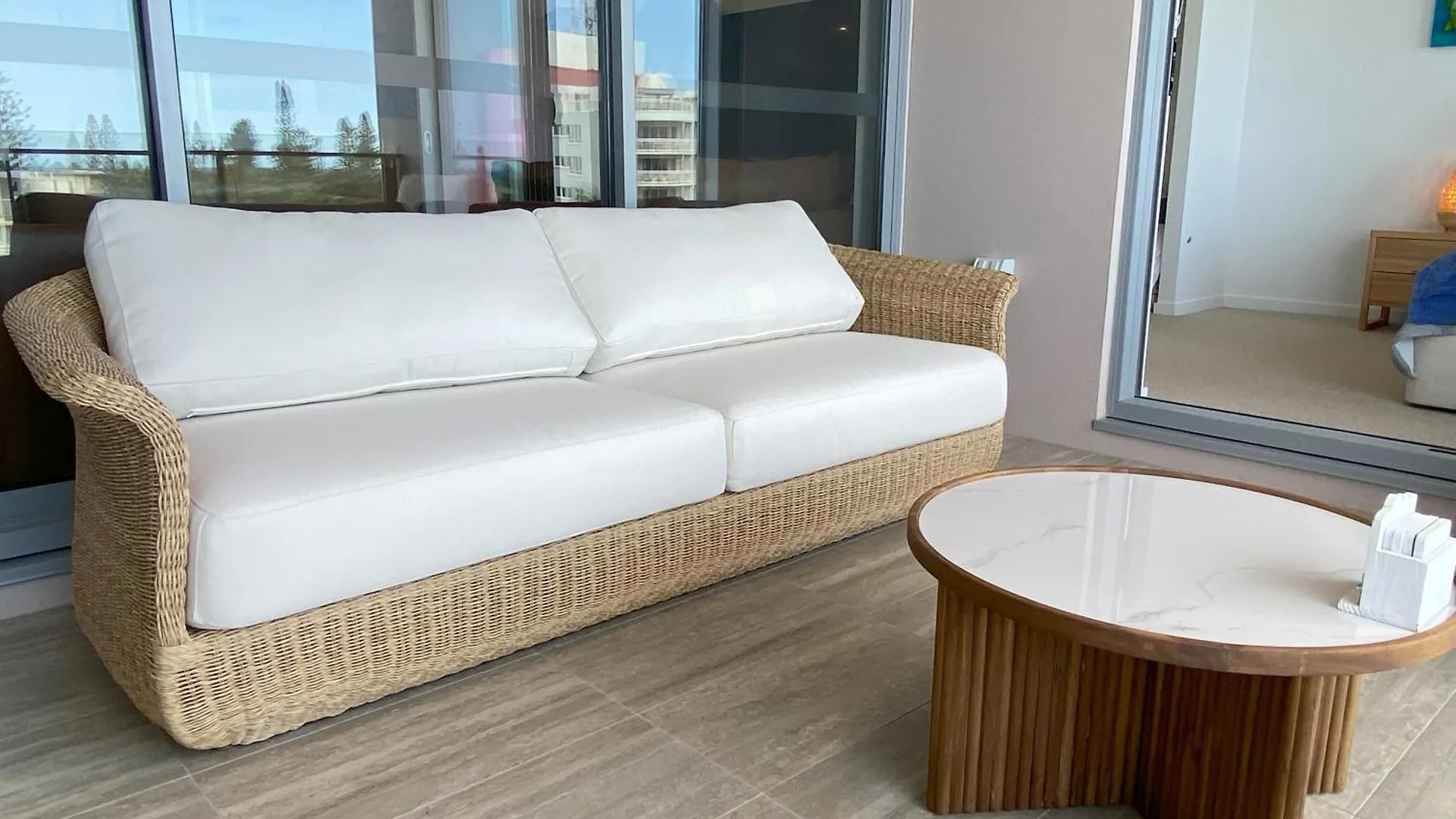 New Beach Luxury 3B 2B Unit - Ocean Views - 250M 2 Buddina Beach!