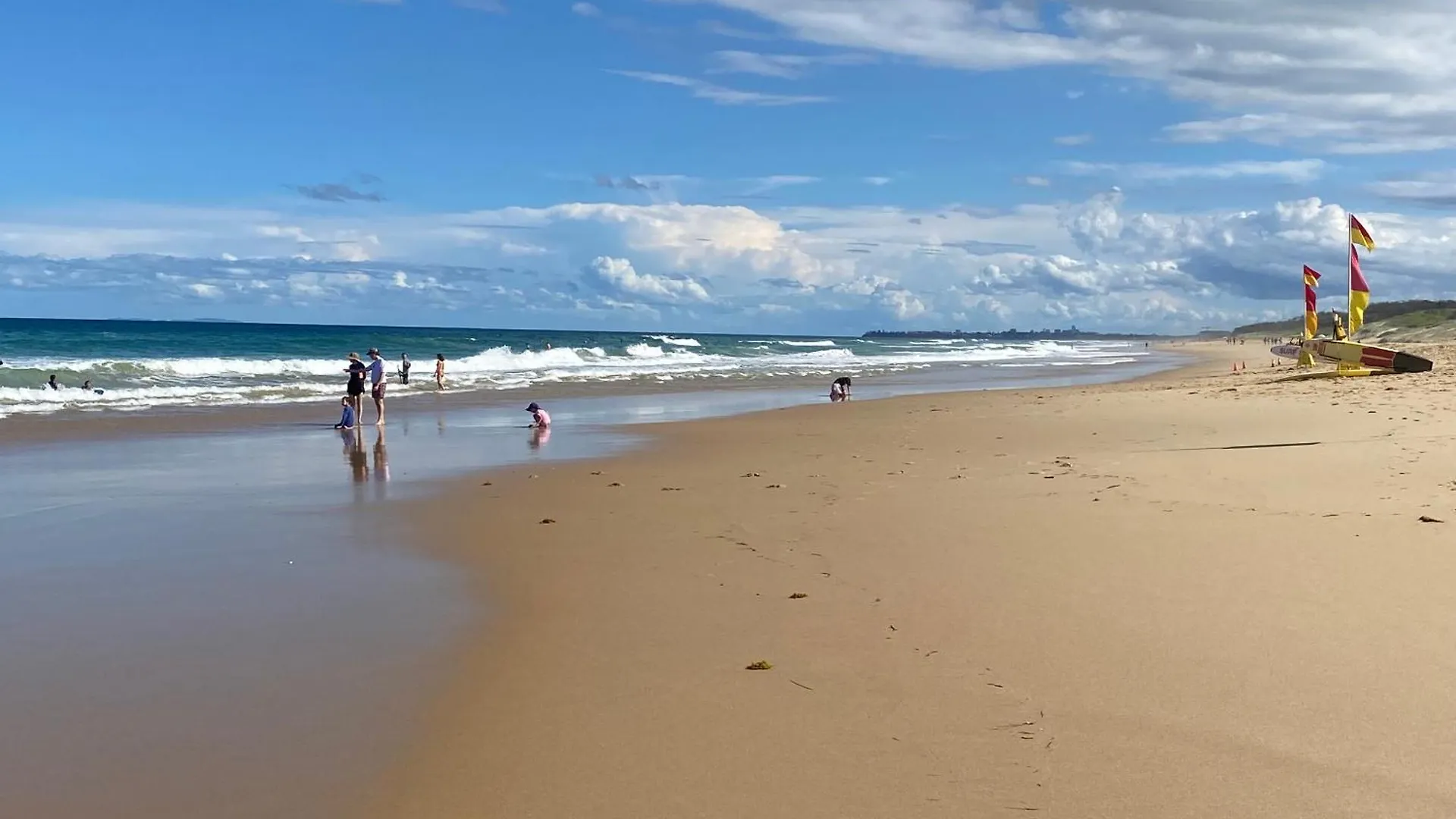 New Beach Luxury 3B 2B Unit - Ocean Views - 250M 2 Buddina Beach! אוסטרליה